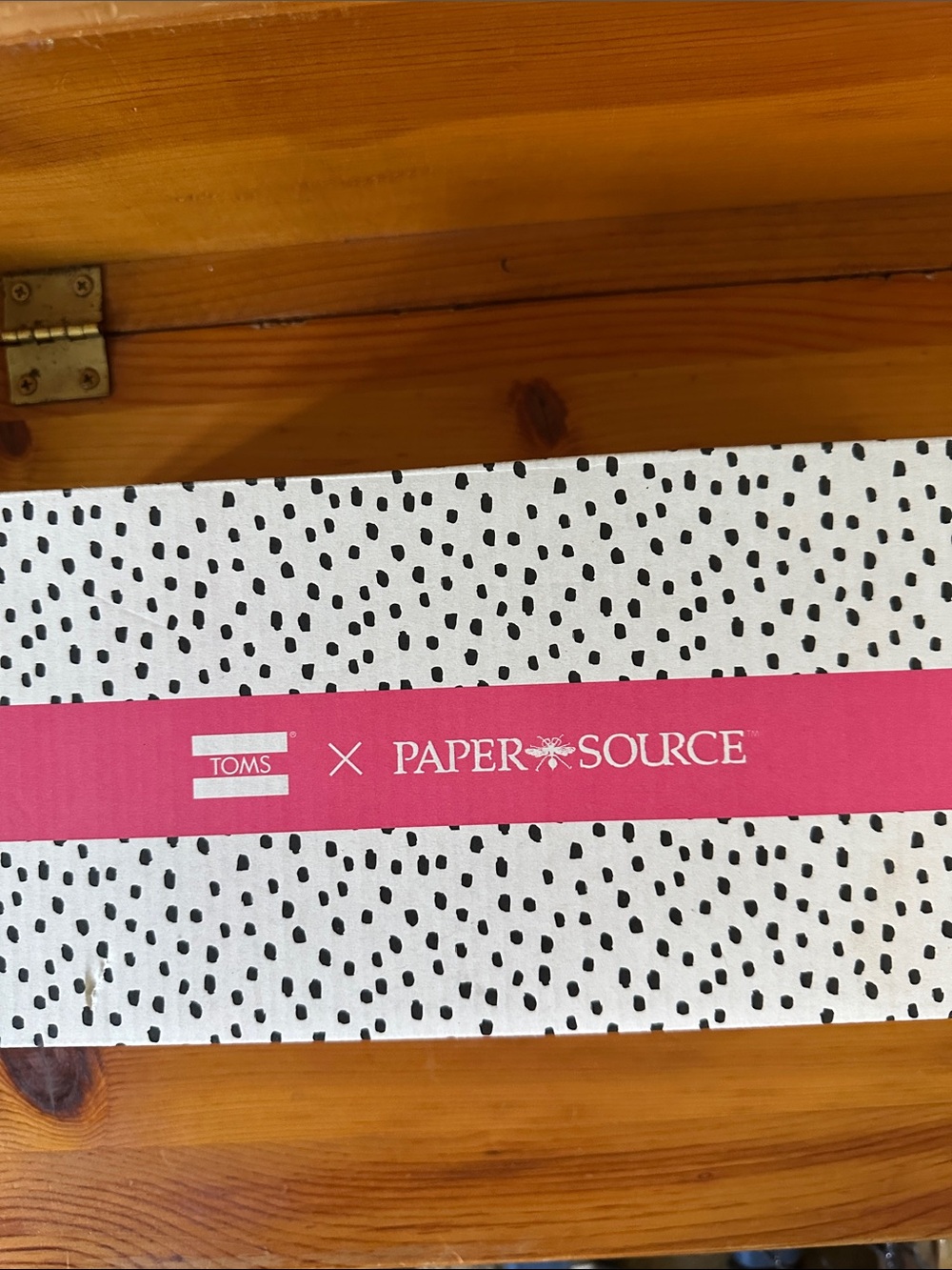 Toms x Paper Source Pink and Black Patterned Gift Box - Picture 2 of 3